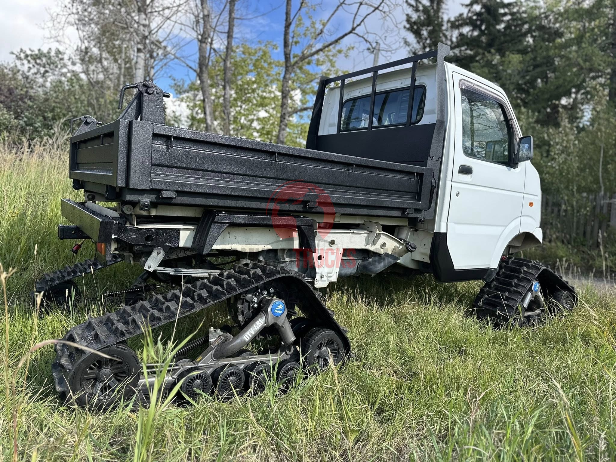 Tracked Suzuki Carry off-road